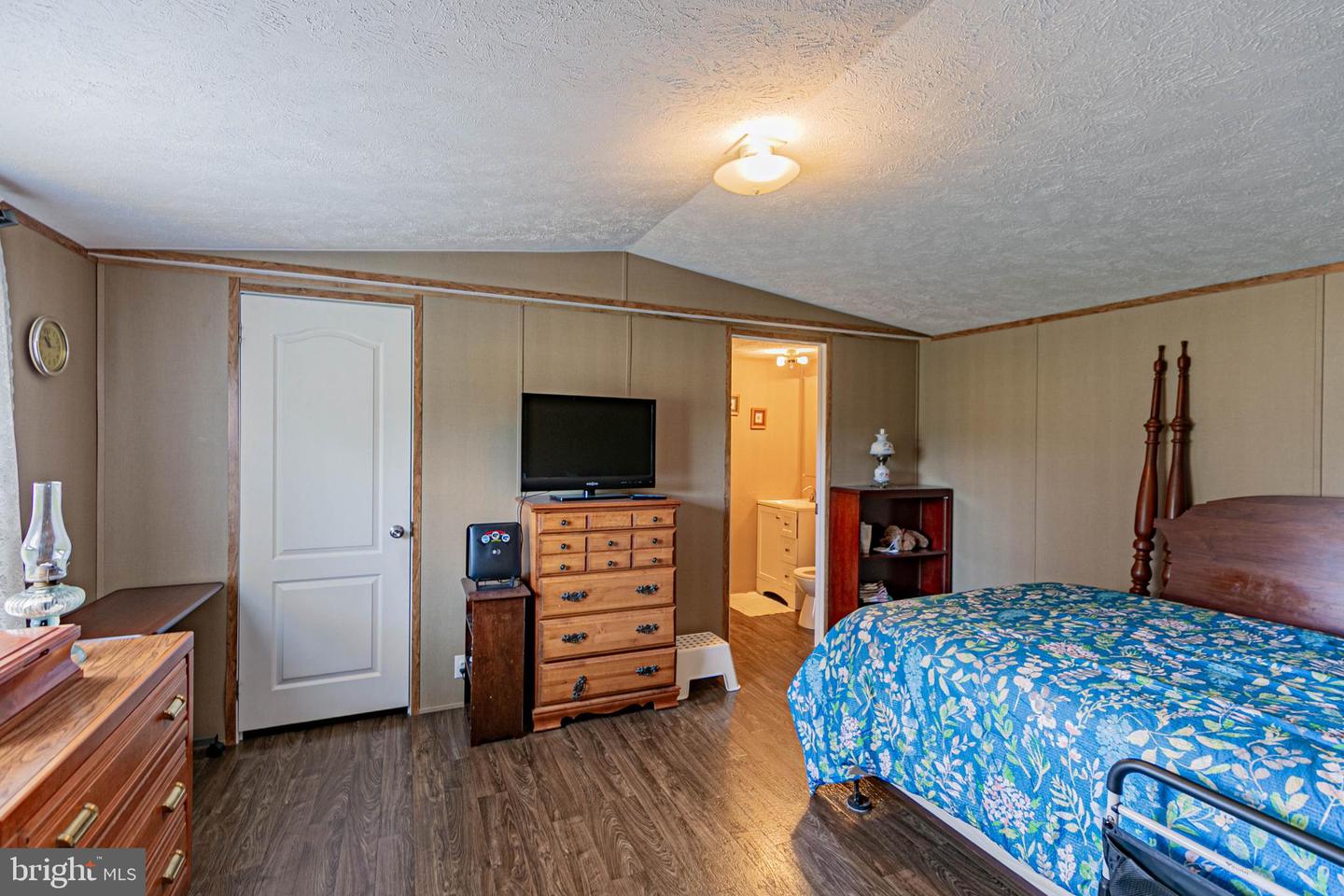 19083 COUNTRY RD, BEAVERDAM, Virginia 23015, 2 Bedrooms Bedrooms, 4 Rooms Rooms,2 BathroomsBathrooms,Residential,For sale,19083 COUNTRY RD,VACV2008408 MLS # VACV2008408