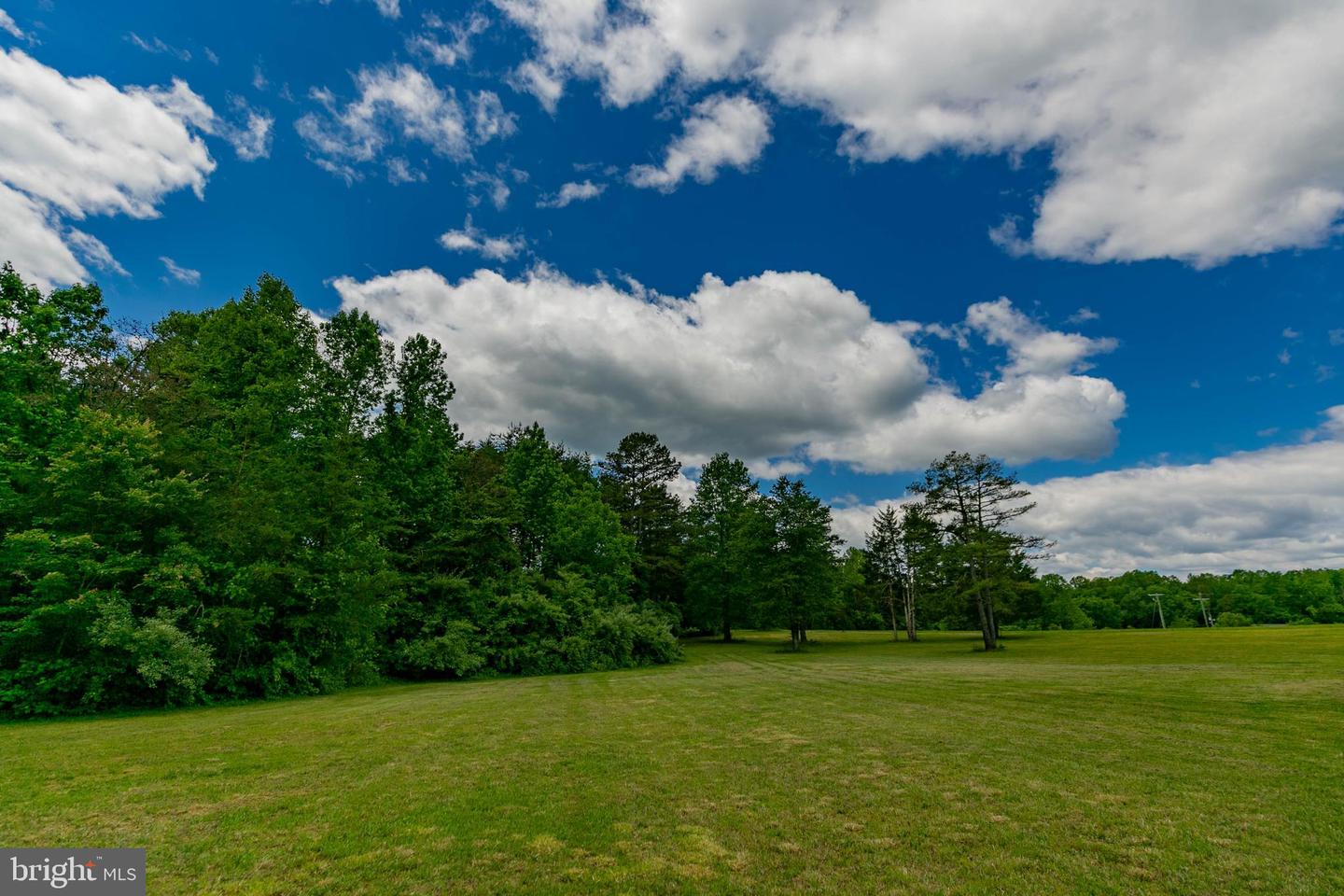 19083 COUNTRY RD, BEAVERDAM, Virginia 23015, 2 Bedrooms Bedrooms, 4 Rooms Rooms,2 BathroomsBathrooms,Residential,For sale,19083 COUNTRY RD,VACV2008408 MLS # VACV2008408