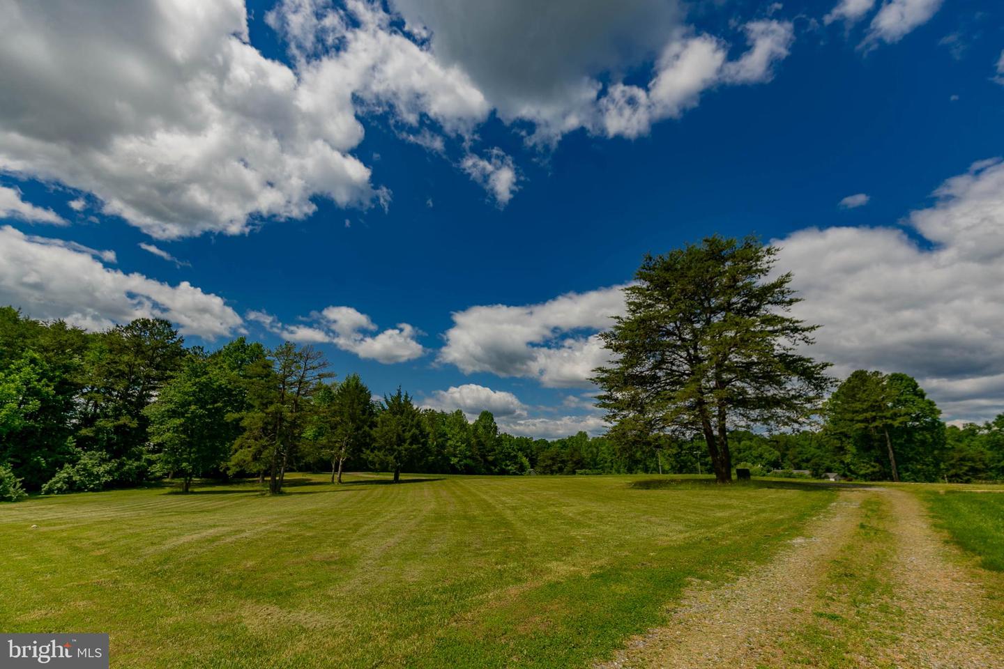 19083 COUNTRY RD, BEAVERDAM, Virginia 23015, 2 Bedrooms Bedrooms, 4 Rooms Rooms,2 BathroomsBathrooms,Residential,For sale,19083 COUNTRY RD,VACV2008408 MLS # VACV2008408