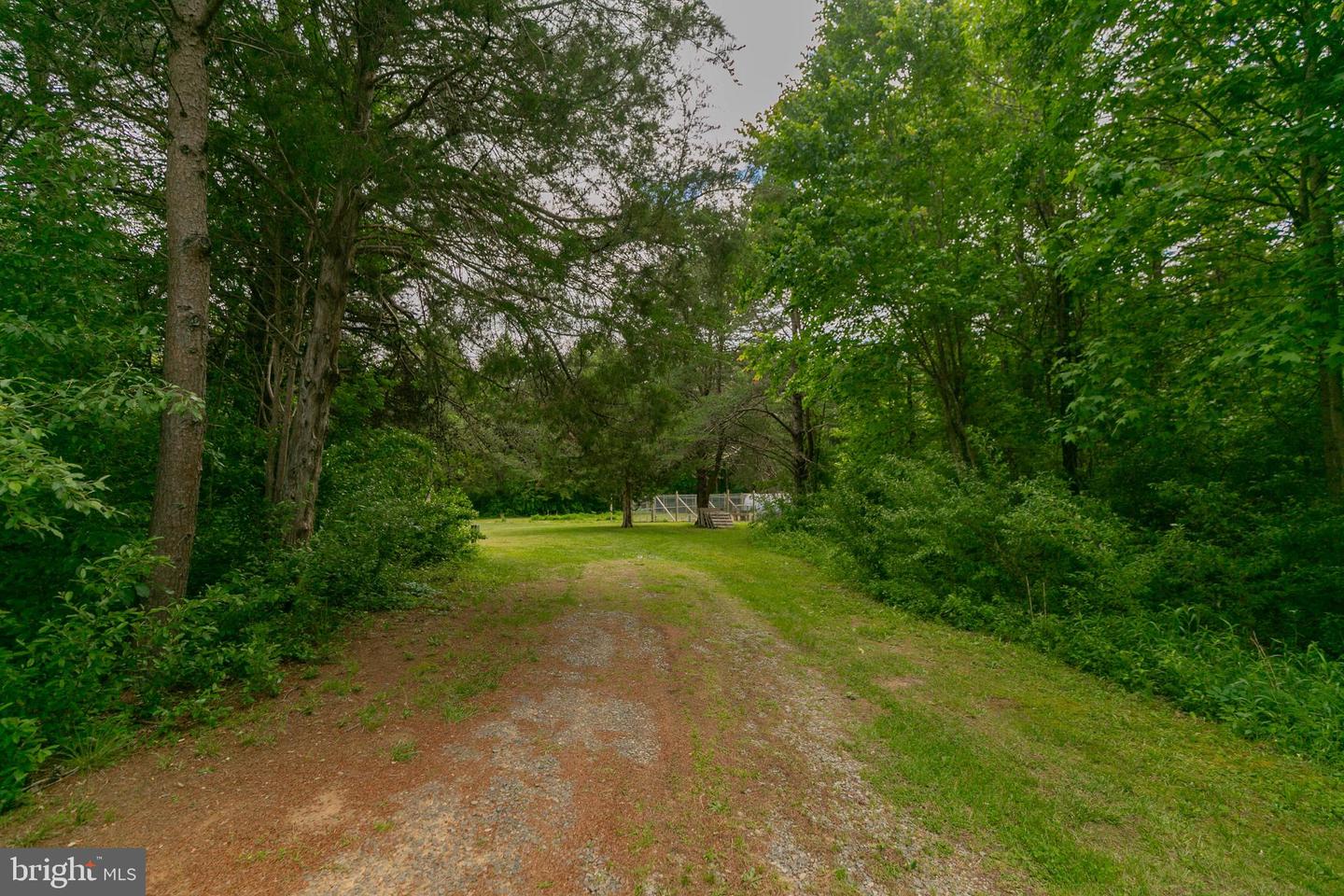 19083 COUNTRY RD, BEAVERDAM, Virginia 23015, 2 Bedrooms Bedrooms, 4 Rooms Rooms,2 BathroomsBathrooms,Residential,For sale,19083 COUNTRY RD,VACV2008408 MLS # VACV2008408
