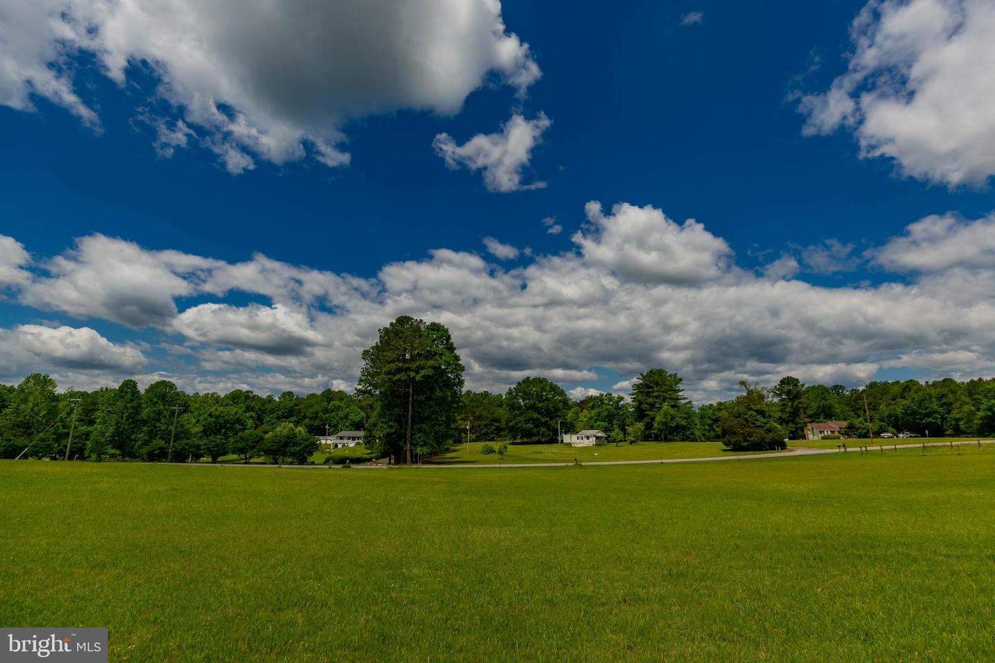 19083 COUNTRY RD, BEAVERDAM, Virginia 23015, 2 Bedrooms Bedrooms, 4 Rooms Rooms,2 BathroomsBathrooms,Residential,For sale,19083 COUNTRY RD,VACV2008408 MLS # VACV2008408