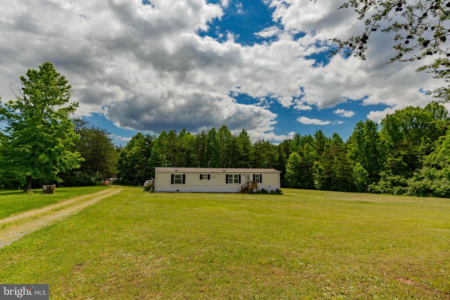 19083 COUNTRY RD, BEAVERDAM, Virginia 23015, 2 Bedrooms Bedrooms, 4 Rooms Rooms,2 BathroomsBathrooms,Residential,For sale,19083 COUNTRY RD,VACV2008408 MLS # VACV2008408