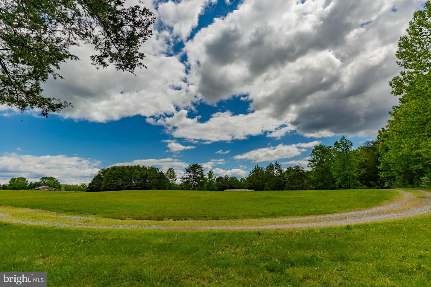 19083 COUNTRY RD, BEAVERDAM, Virginia 23015, 2 Bedrooms Bedrooms, 4 Rooms Rooms,2 BathroomsBathrooms,Residential,For sale,19083 COUNTRY RD,VACV2008408 MLS # VACV2008408
