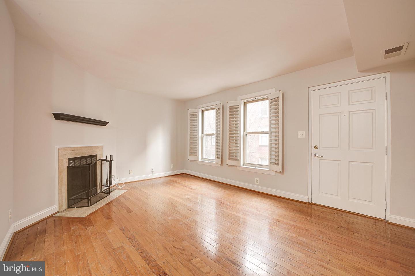91 14TH ST NE #91, WASHINGTON, District Of Columbia 20002, 1 Bedroom Bedrooms, ,1 BathroomBathrooms,Residential,For sale,91 14TH ST NE #91,DCDC2208276 MLS # DCDC2208276
