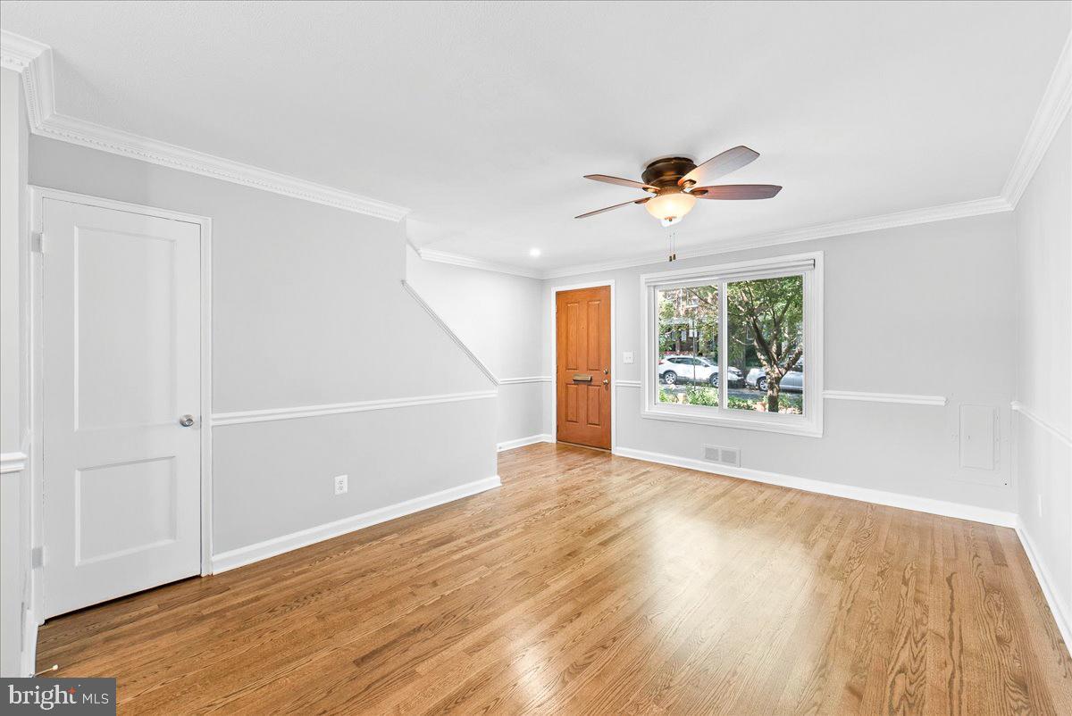 307 19TH ST NE, WASHINGTON, District Of Columbia 20002, 3 Bedrooms Bedrooms, ,1 BathroomBathrooms,Residential,For sale,307 19TH ST NE,DCDC2208398 MLS # DCDC2208398