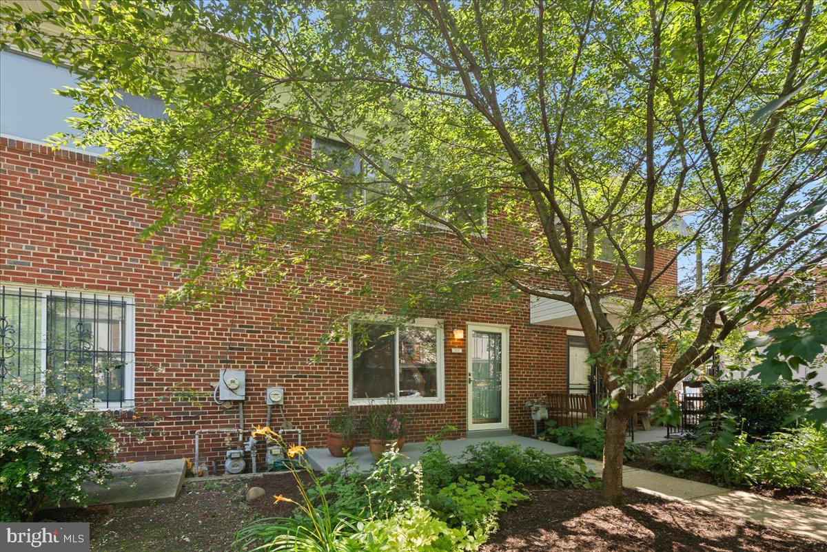 307 19TH ST NE, WASHINGTON, District Of Columbia 20002, 3 Bedrooms Bedrooms, ,1 BathroomBathrooms,Residential,For sale,307 19TH ST NE,DCDC2208398 MLS # DCDC2208398
