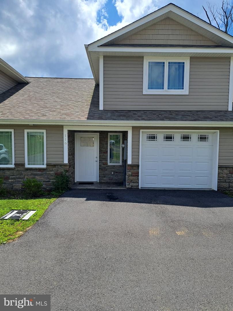 116 WEEPING WILLOW DR, ABINGDON, Virginia 24210, 3 Bedrooms Bedrooms, ,3 BathroomsBathrooms,Residential,For sale,116 WEEPING WILLOW DR,VAWA2000014 MLS # VAWA2000014