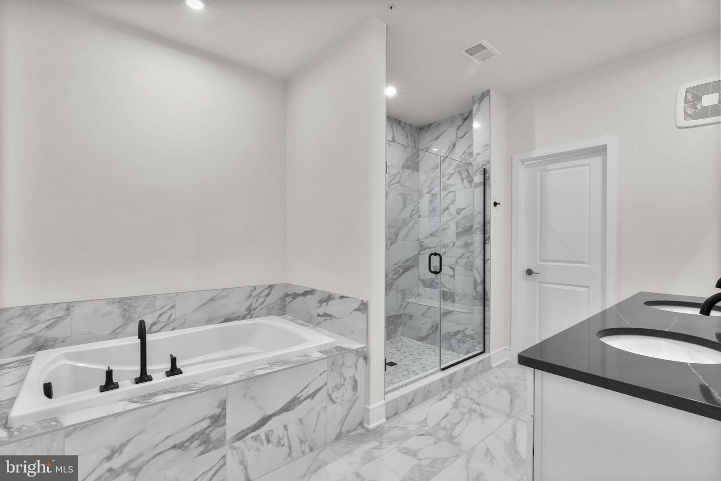 43290 FARRINGDON SQ, BROADLANDS, Virginia 20148, 3 Bedrooms Bedrooms, ,2 BathroomsBathrooms,Residential,For sale,43290 FARRINGDON SQ,VALO2100816 MLS # VALO2100816