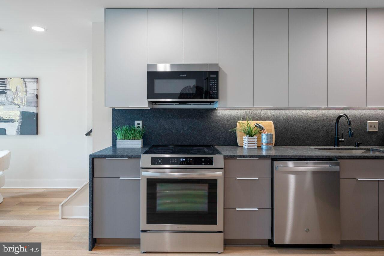 771 18TH ST NE #B, WASHINGTON, District Of Columbia 20002, 3 Bedrooms Bedrooms, ,2 BathroomsBathrooms,Residential,For sale,771 18TH ST NE #B,DCDC2208420 MLS # DCDC2208420