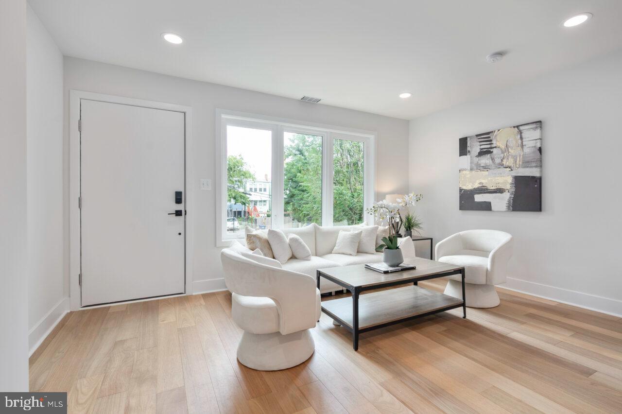 771 18TH ST NE #B, WASHINGTON, District Of Columbia 20002, 3 Bedrooms Bedrooms, ,2 BathroomsBathrooms,Residential,For sale,771 18TH ST NE #B,DCDC2208420 MLS # DCDC2208420