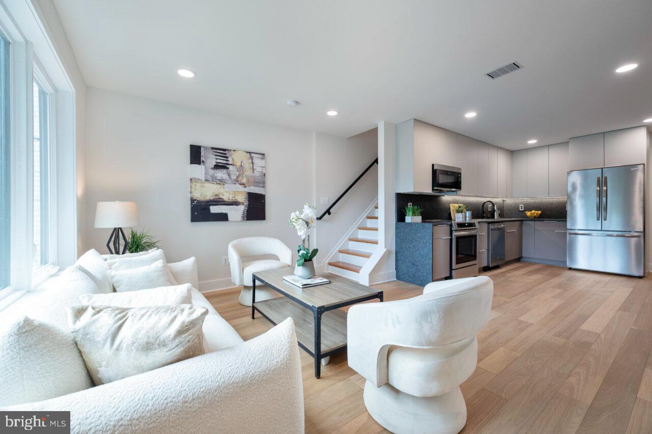 771 18TH ST NE #B, WASHINGTON, District Of Columbia 20002, 3 Bedrooms Bedrooms, ,2 BathroomsBathrooms,Residential,For sale,771 18TH ST NE #B,DCDC2208420 MLS # DCDC2208420