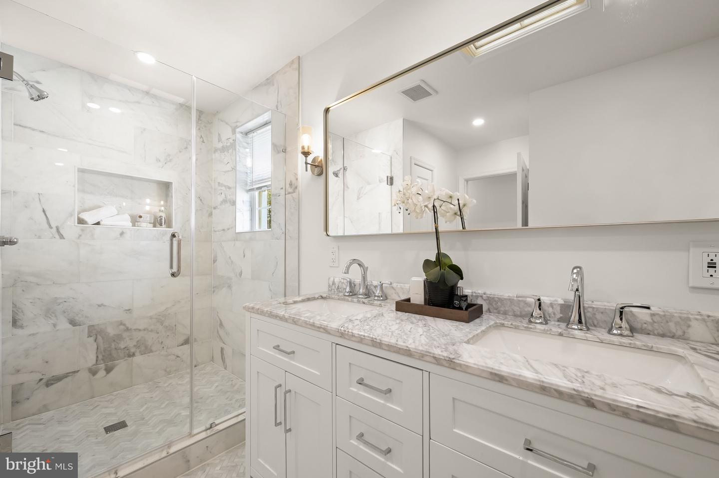 2805 OLIVE ST NW, WASHINGTON, District Of Columbia 20007, 2 Bedrooms Bedrooms, ,1 BathroomBathrooms,Residential,For sale,2805 OLIVE ST NW,DCDC2208422 MLS # DCDC2208422