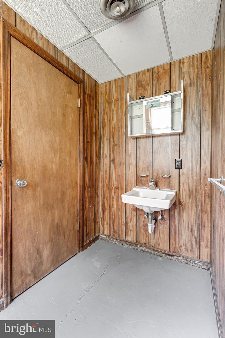 14261 THOMAS DR, WOODFORD, Virginia 22580, 3 Bedrooms Bedrooms, ,2 BathroomsBathrooms,Residential,For sale,14261 THOMAS DR,VACV2008422 MLS # VACV2008422