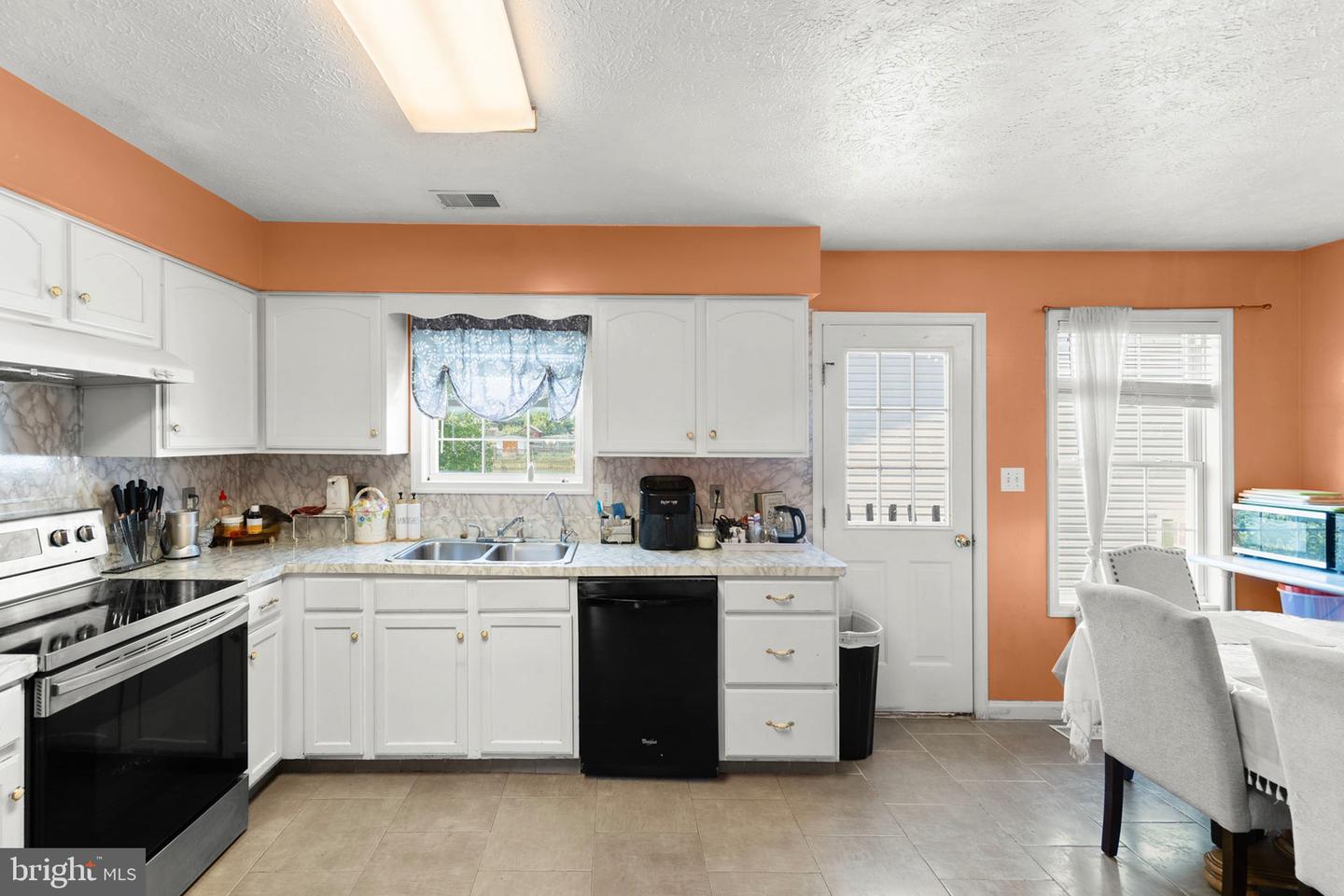 658 SHERLOCK TRCE, WINCHESTER, Virginia 22601, 5 Bedrooms Bedrooms, ,3 BathroomsBathrooms,Residential,For sale,658 SHERLOCK TRCE,VAWI2008542 MLS # VAWI2008542