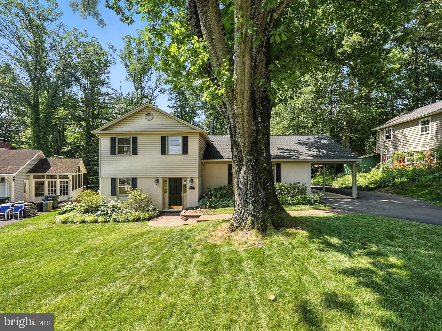 8201 BRIAR CREEK DR, ANNANDALE, Virginia 22003, 5 Bedrooms Bedrooms, ,2 BathroomsBathrooms,Residential,For sale,8201 BRIAR CREEK DR,VAFX2252604 MLS # VAFX2252604