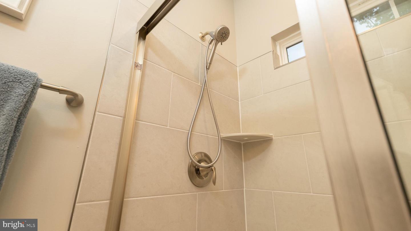 3811 RAINIER DR, FAIRFAX, Virginia 22033, 3 Bedrooms Bedrooms, ,2 BathroomsBathrooms,Residential,For sale,3811 RAINIER DR,VAFX2252606 MLS # VAFX2252606