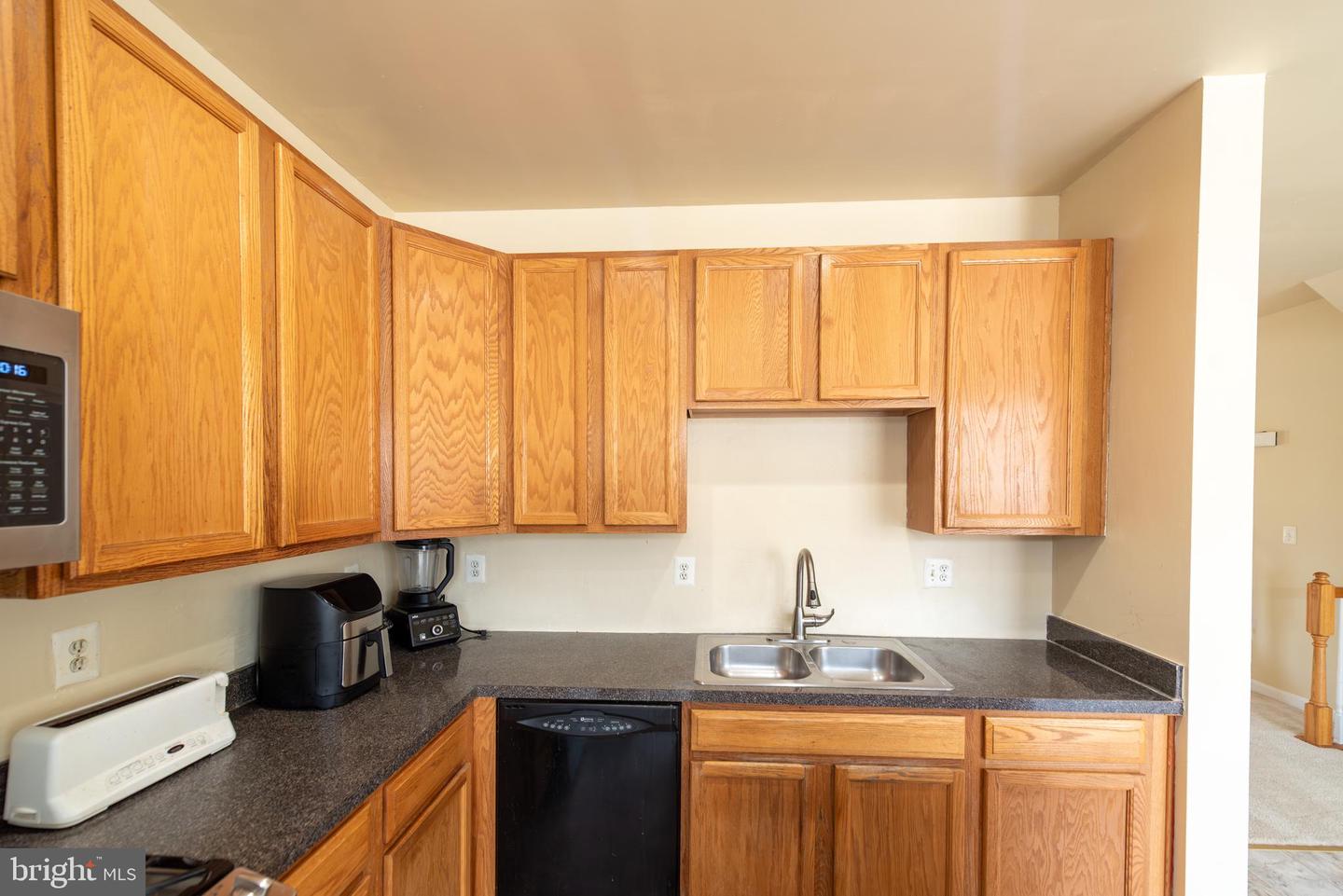 2905 ROTTERDAM LOOP, WOODBRIDGE, Virginia 22191, 3 Bedrooms Bedrooms, ,3 BathroomsBathrooms,Residential,For sale,2905 ROTTERDAM LOOP,VAPW2088606 MLS # VAPW2088606