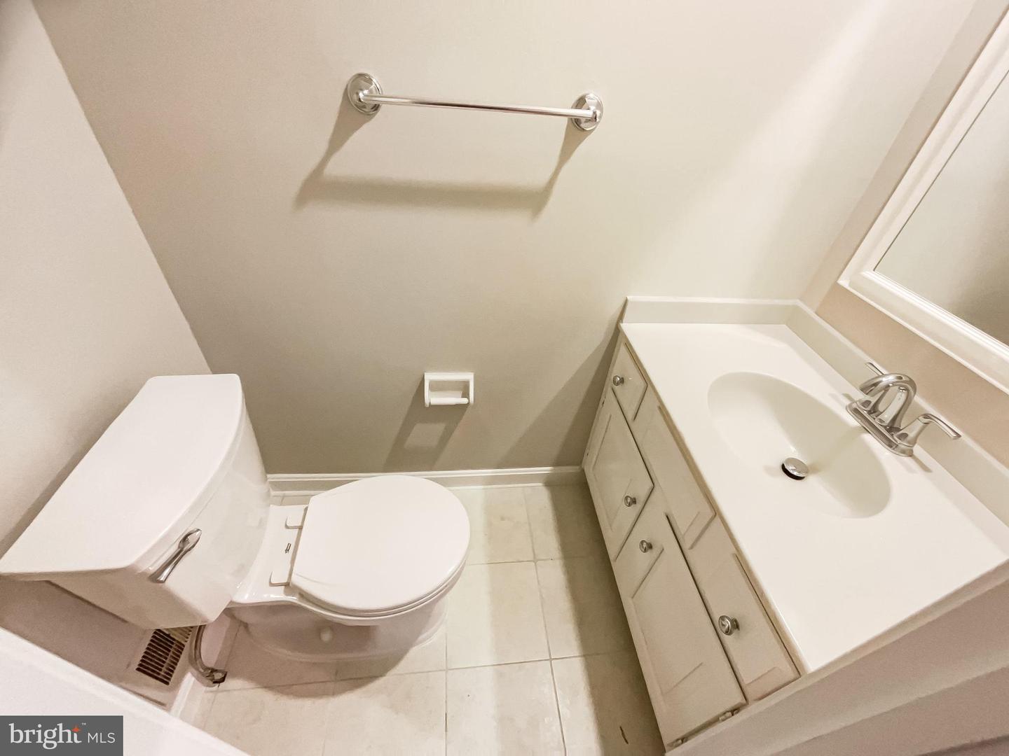 10388 HAMPSHIRE GREEN AVE, FAIRFAX, Virginia 22032, 3 Bedrooms Bedrooms, ,2 BathroomsBathrooms,Residential,For sale,10388 HAMPSHIRE GREEN AVE,VAFX2201426 MLS # VAFX2201426
