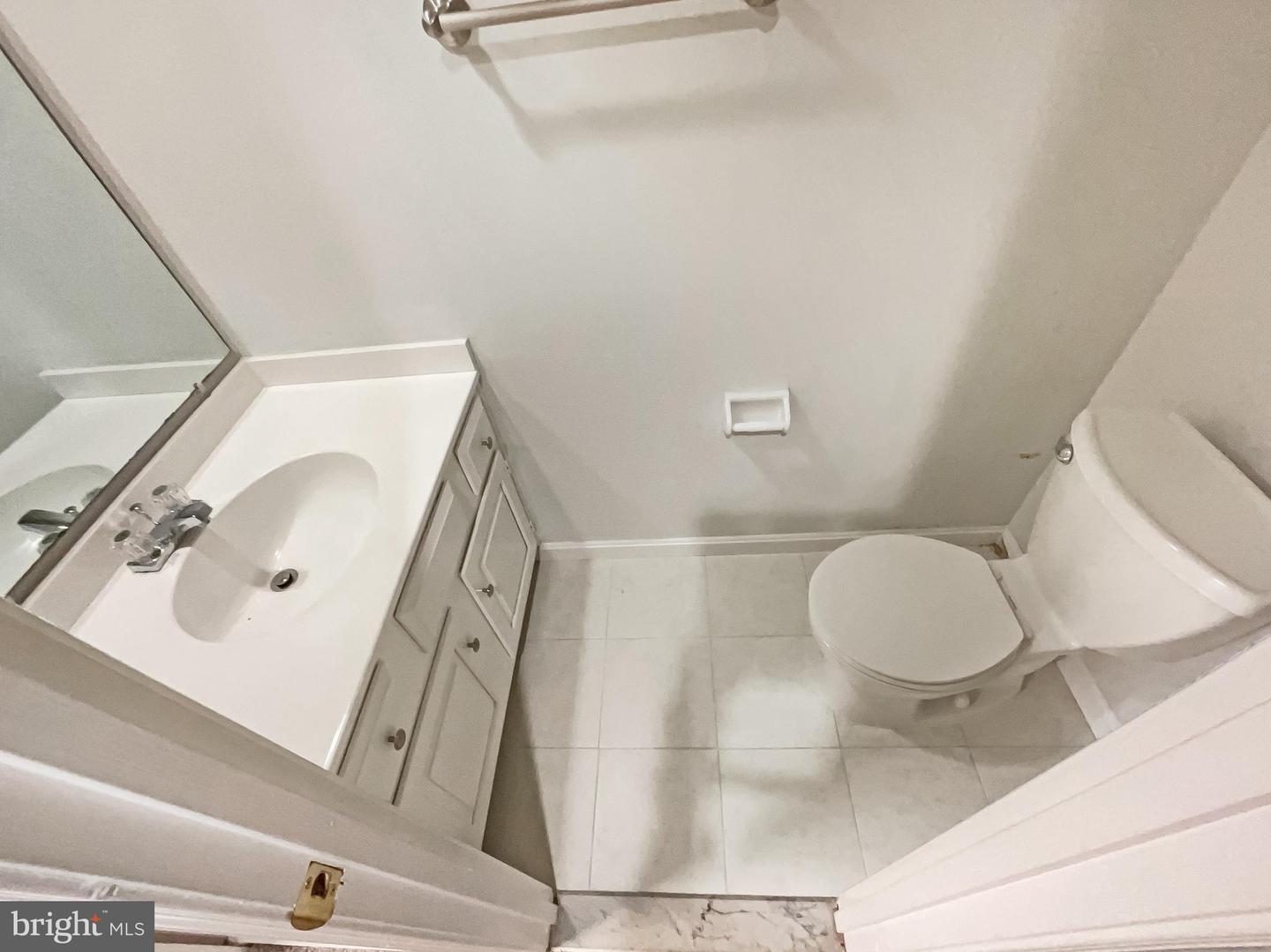 10388 HAMPSHIRE GREEN AVE, FAIRFAX, Virginia 22032, 3 Bedrooms Bedrooms, ,2 BathroomsBathrooms,Residential,For sale,10388 HAMPSHIRE GREEN AVE,VAFX2201426 MLS # VAFX2201426