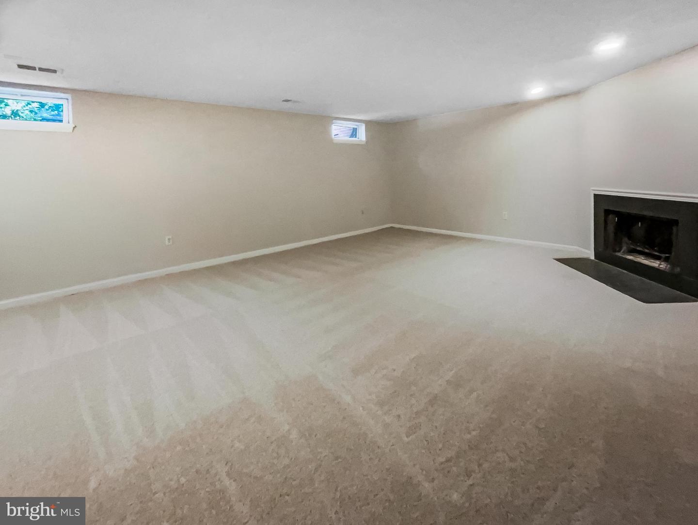 10388 HAMPSHIRE GREEN AVE, FAIRFAX, Virginia 22032, 3 Bedrooms Bedrooms, ,2 BathroomsBathrooms,Residential,For sale,10388 HAMPSHIRE GREEN AVE,VAFX2201426 MLS # VAFX2201426
