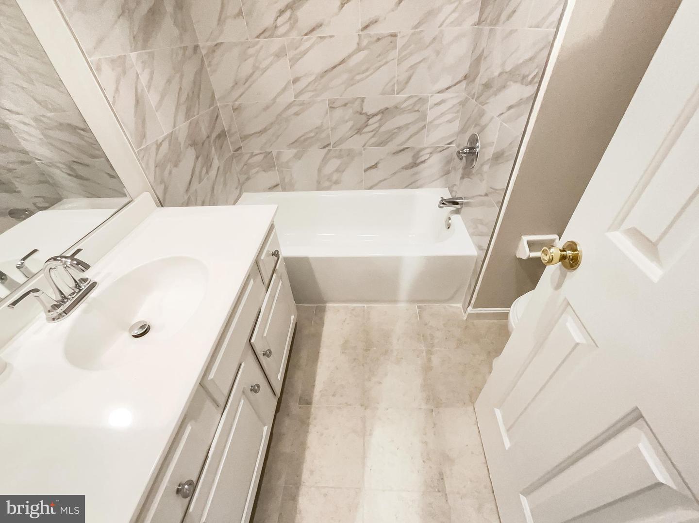 10388 HAMPSHIRE GREEN AVE, FAIRFAX, Virginia 22032, 3 Bedrooms Bedrooms, ,2 BathroomsBathrooms,Residential,For sale,10388 HAMPSHIRE GREEN AVE,VAFX2201426 MLS # VAFX2201426