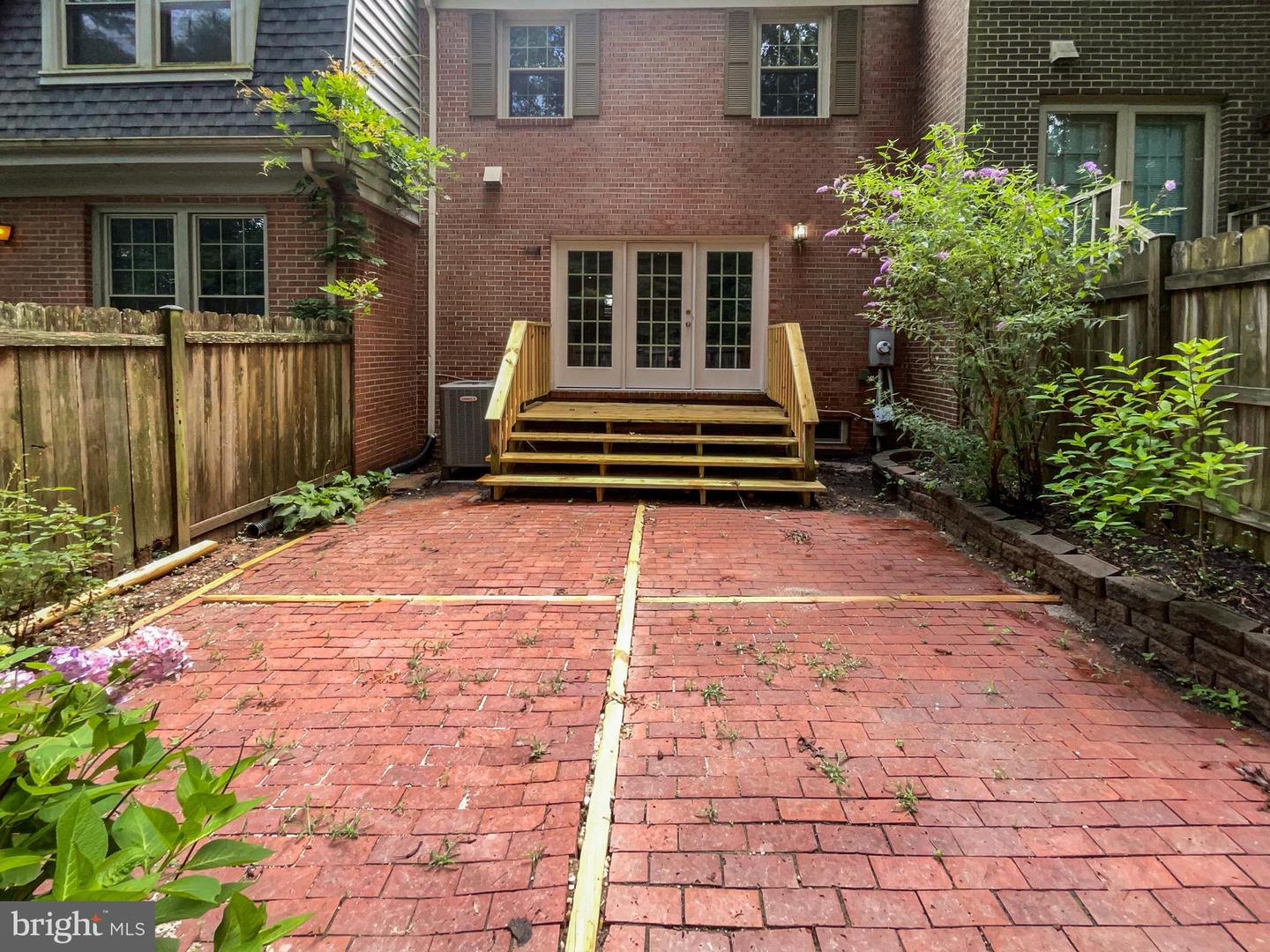 10388 HAMPSHIRE GREEN AVE, FAIRFAX, Virginia 22032, 3 Bedrooms Bedrooms, ,2 BathroomsBathrooms,Residential,For sale,10388 HAMPSHIRE GREEN AVE,VAFX2201426 MLS # VAFX2201426