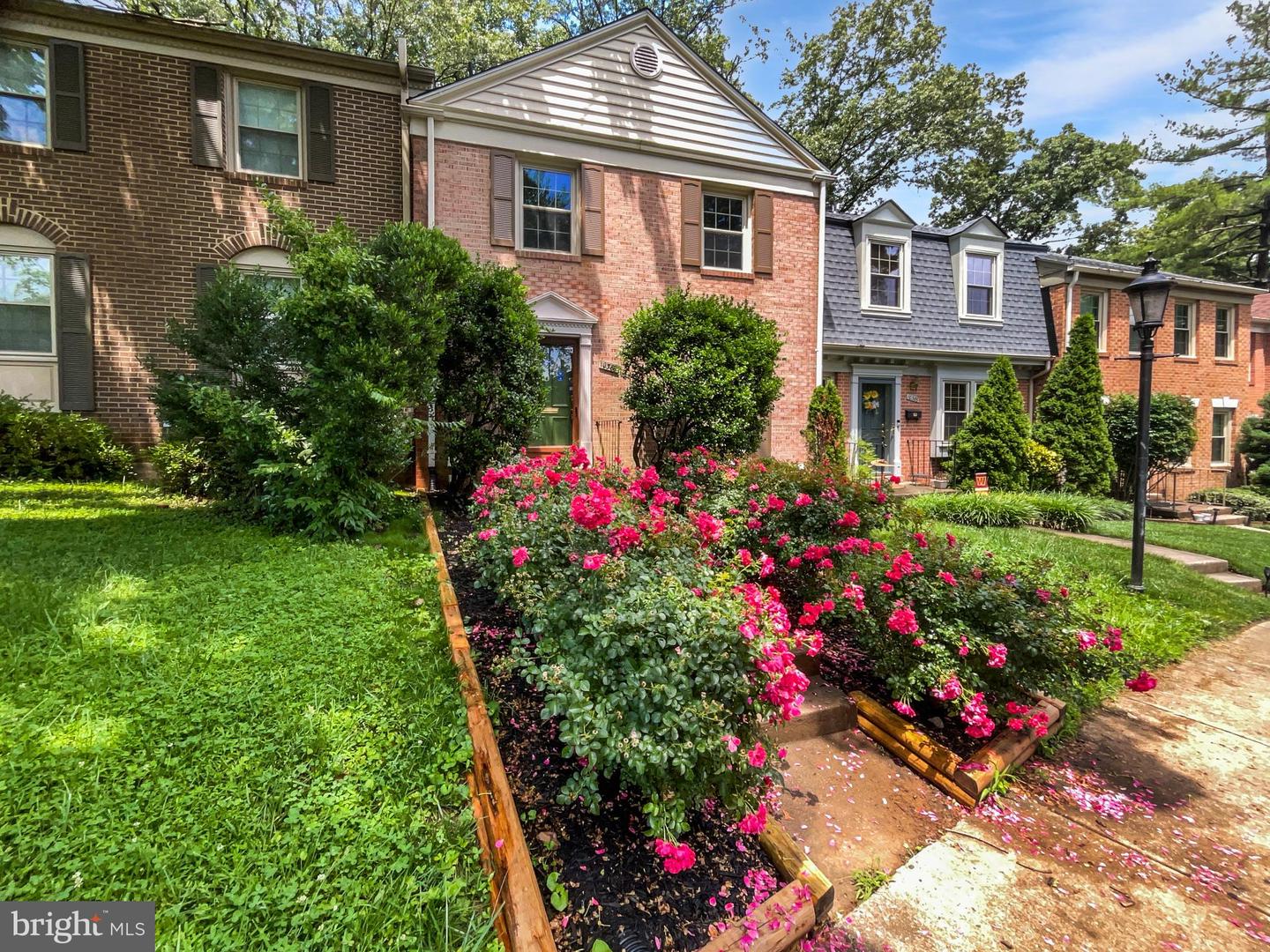 10388 HAMPSHIRE GREEN AVE, FAIRFAX, Virginia 22032, 3 Bedrooms Bedrooms, ,2 BathroomsBathrooms,Residential,For sale,10388 HAMPSHIRE GREEN AVE,VAFX2201426 MLS # VAFX2201426