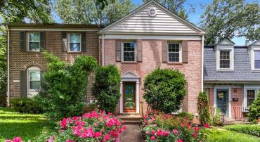 10388 HAMPSHIRE GREEN AVE, FAIRFAX, Virginia 22032, 3 Bedrooms Bedrooms, ,2 BathroomsBathrooms,Residential,For sale,10388 HAMPSHIRE GREEN AVE,VAFX2201426 MLS # VAFX2201426