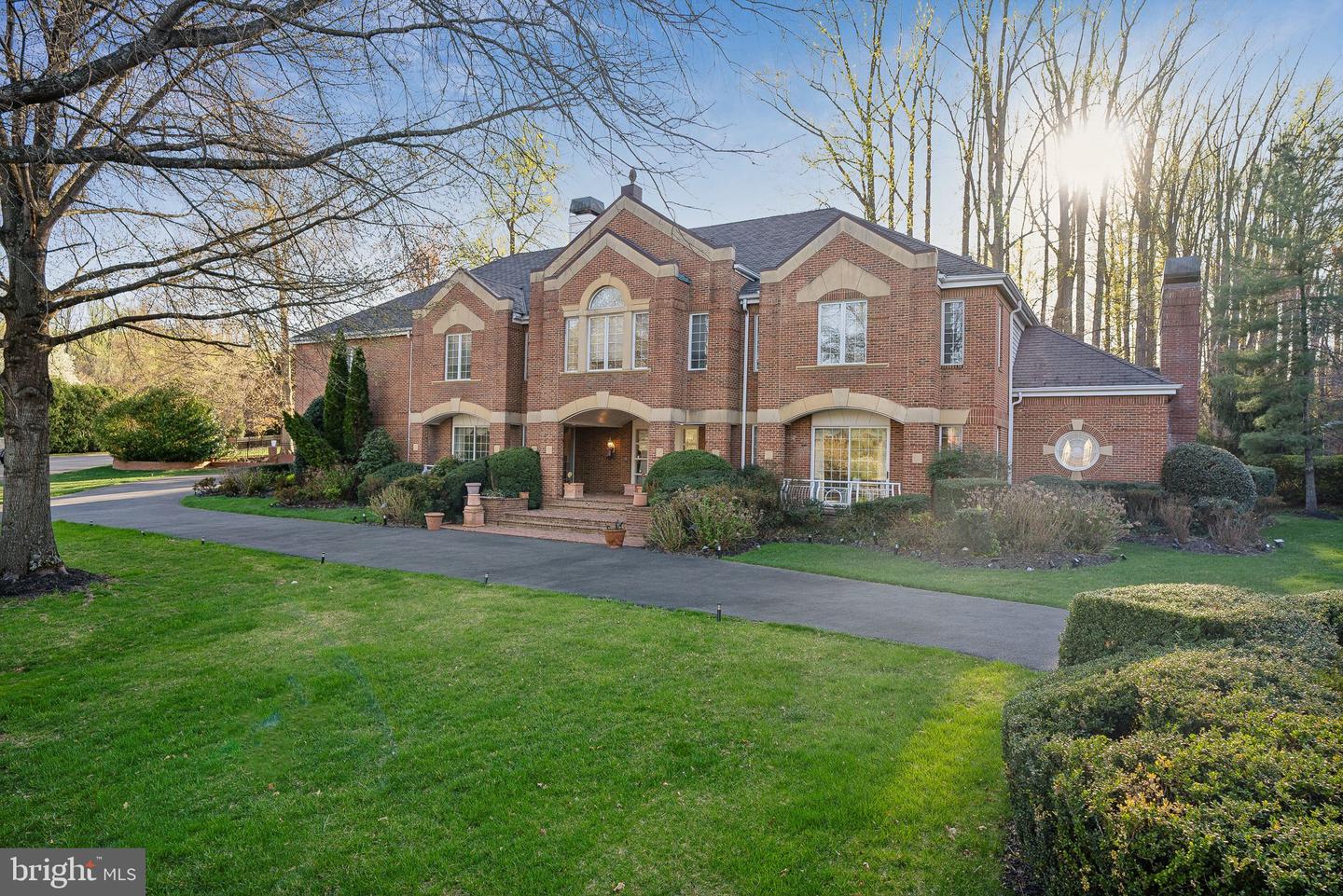 7707 CARLTON PL, MCLEAN, Virginia 22102, 7 Bedrooms Bedrooms, ,7 BathroomsBathrooms,Residential,For sale,7707 CARLTON PL,VAFX2224150 MLS # VAFX2224150