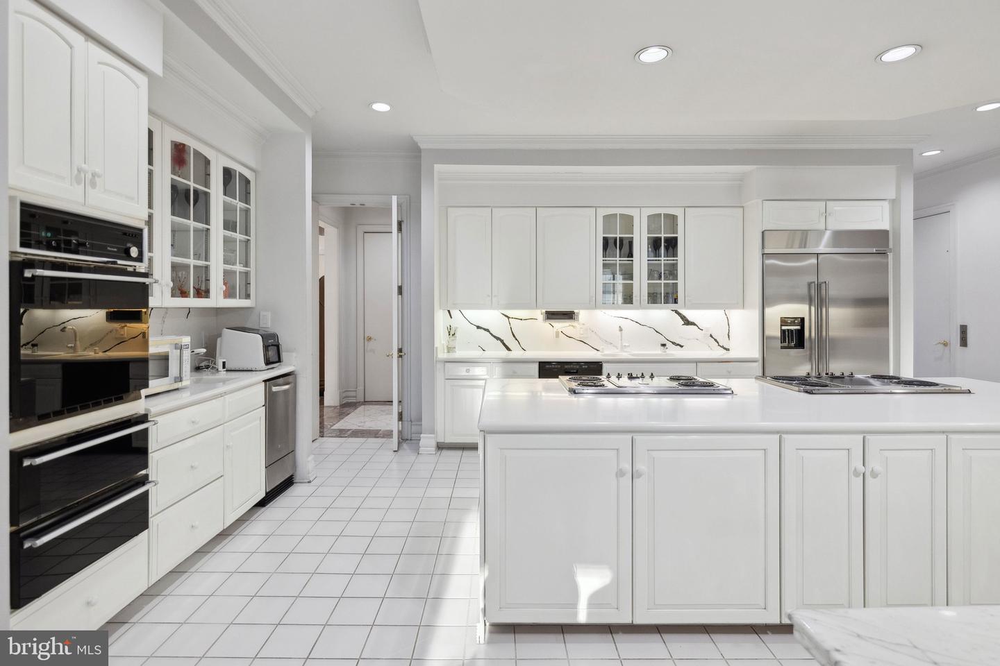 7707 CARLTON PL, MCLEAN, Virginia 22102, 7 Bedrooms Bedrooms, ,7 BathroomsBathrooms,Residential,For sale,7707 CARLTON PL,VAFX2224150 MLS # VAFX2224150