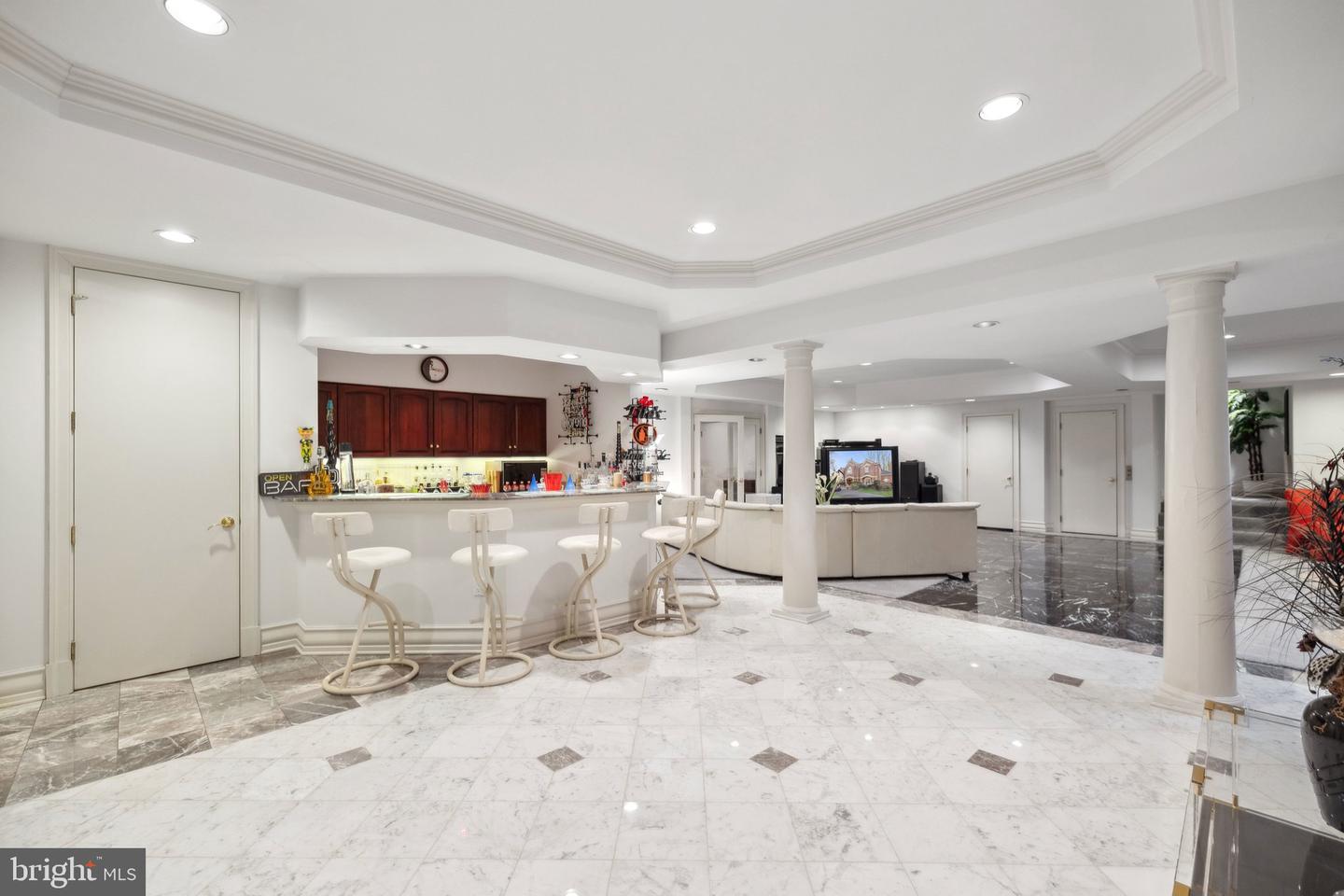 7707 CARLTON PL, MCLEAN, Virginia 22102, 7 Bedrooms Bedrooms, ,7 BathroomsBathrooms,Residential,For sale,7707 CARLTON PL,VAFX2224150 MLS # VAFX2224150