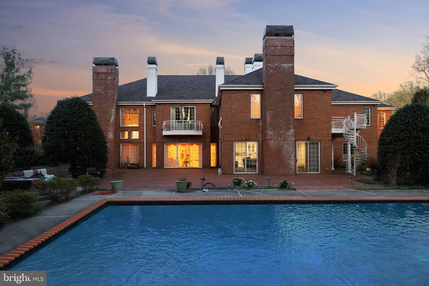 7707 CARLTON PL, MCLEAN, Virginia 22102, 7 Bedrooms Bedrooms, ,7 BathroomsBathrooms,Residential,For sale,7707 CARLTON PL,VAFX2224150 MLS # VAFX2224150