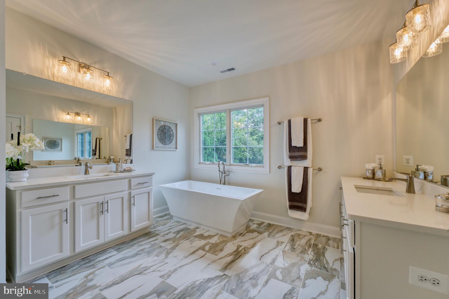1837 RUPERT ST, MCLEAN, Virginia 22101, 7 Bedrooms Bedrooms, ,7 BathroomsBathrooms,Residential,For sale,1837 RUPERT ST,VAFX2228912 MLS # VAFX2228912