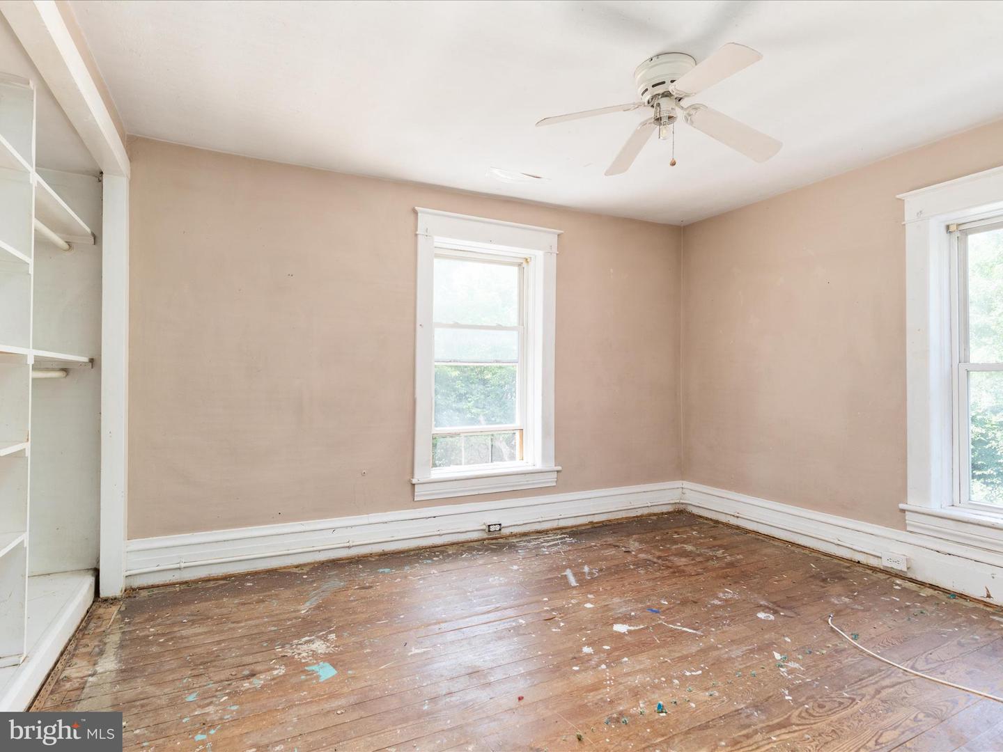 322 CAPON ST, STRASBURG, Virginia 22657, 4 Bedrooms Bedrooms, ,1 BathroomBathrooms,Residential,For sale,322 CAPON ST,VASH2010998 MLS # VASH2010998