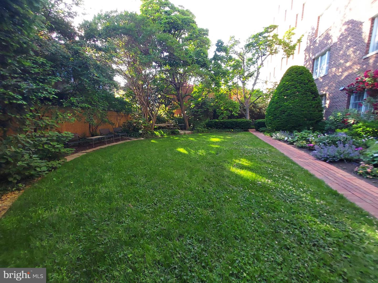 1661 CRESCENT PL NW #102, WASHINGTON, District Of Columbia 20009, 2 Bedrooms Bedrooms, ,2 BathroomsBathrooms,Residential,For sale,1661 CRESCENT PL NW #102,DCDC2192568 MLS # DCDC2192568