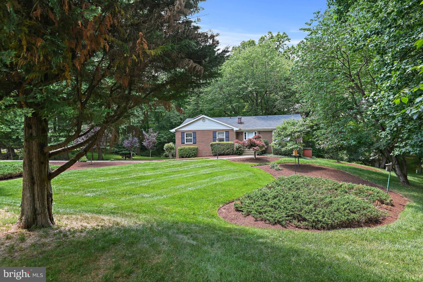 3142 SEARSMONT PL, HERNDON, Virginia 20171, 3 Bedrooms Bedrooms, ,2 BathroomsBathrooms,Residential,For sale,3142 SEARSMONT PL,VAFX2231006 MLS # VAFX2231006