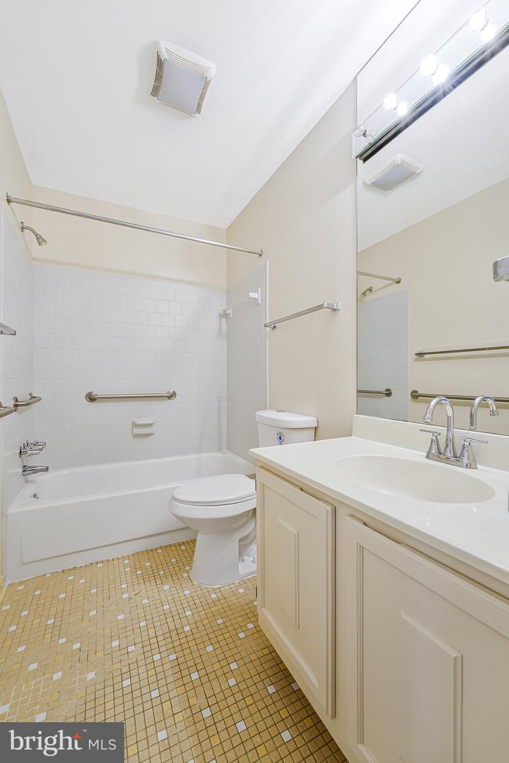 3142 SEARSMONT PL, HERNDON, Virginia 20171, 3 Bedrooms Bedrooms, ,2 BathroomsBathrooms,Residential,For sale,3142 SEARSMONT PL,VAFX2231006 MLS # VAFX2231006