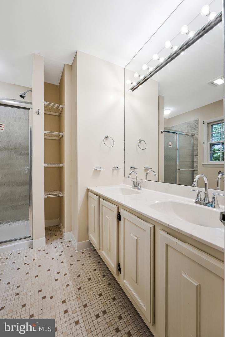 3142 SEARSMONT PL, HERNDON, Virginia 20171, 3 Bedrooms Bedrooms, ,2 BathroomsBathrooms,Residential,For sale,3142 SEARSMONT PL,VAFX2231006 MLS # VAFX2231006