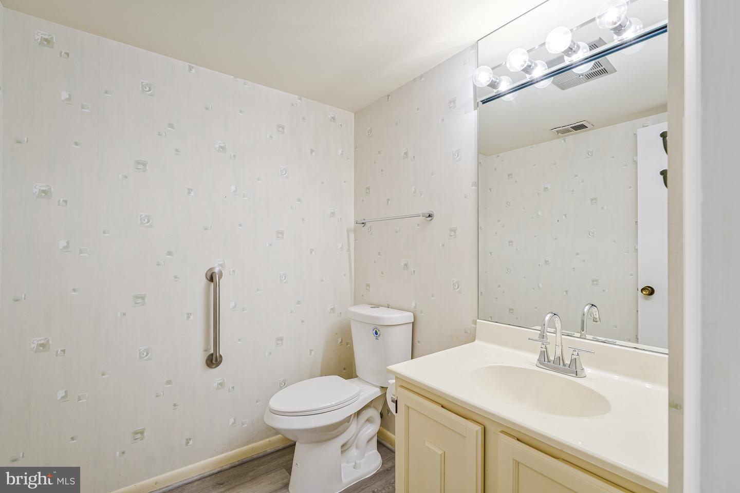 3142 SEARSMONT PL, HERNDON, Virginia 20171, 3 Bedrooms Bedrooms, ,2 BathroomsBathrooms,Residential,For sale,3142 SEARSMONT PL,VAFX2231006 MLS # VAFX2231006
