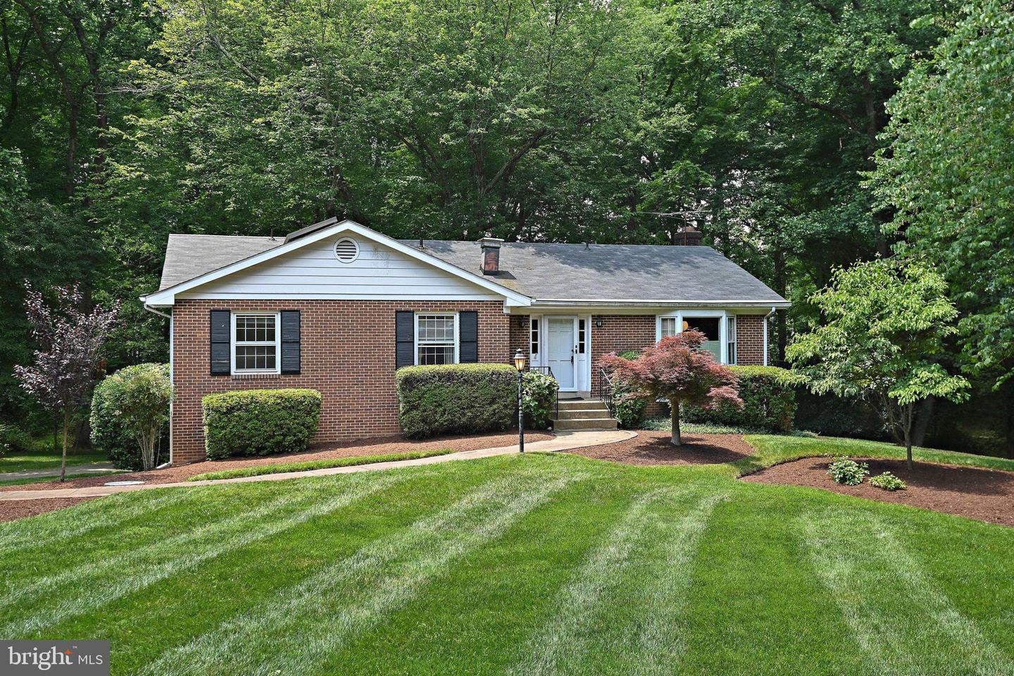 3142 SEARSMONT PL, HERNDON, Virginia 20171, 3 Bedrooms Bedrooms, ,2 BathroomsBathrooms,Residential,For sale,3142 SEARSMONT PL,VAFX2231006 MLS # VAFX2231006
