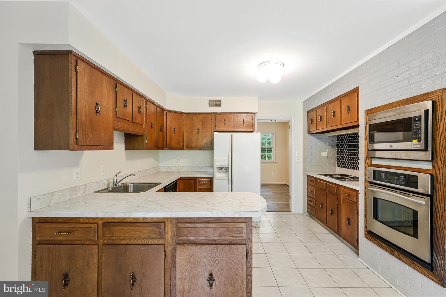 3142 SEARSMONT PL, HERNDON, Virginia 20171, 3 Bedrooms Bedrooms, ,2 BathroomsBathrooms,Residential,For sale,3142 SEARSMONT PL,VAFX2231006 MLS # VAFX2231006
