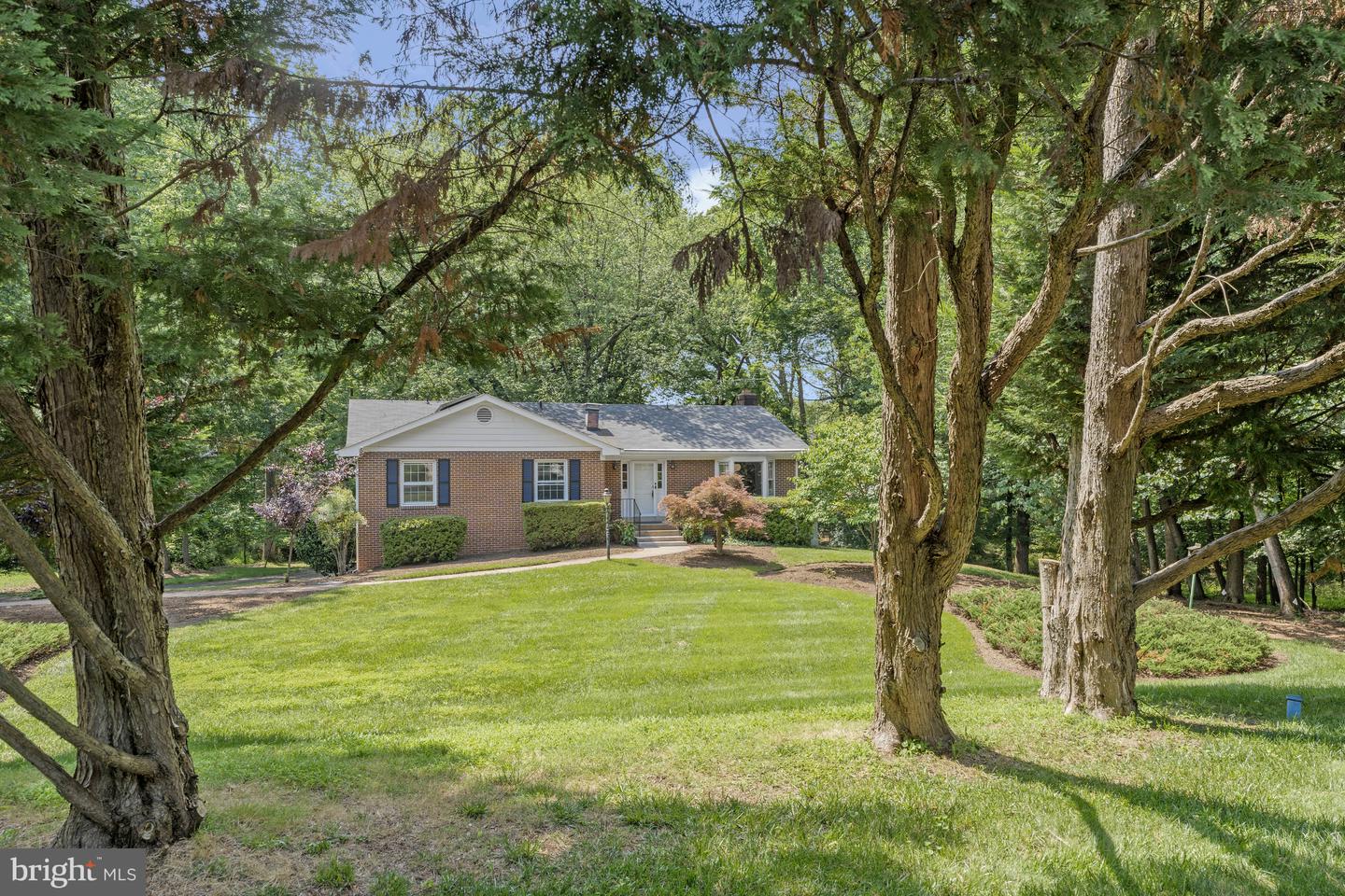 3142 SEARSMONT PL, HERNDON, Virginia 20171, 3 Bedrooms Bedrooms, ,2 BathroomsBathrooms,Residential,For sale,3142 SEARSMONT PL,VAFX2231006 MLS # VAFX2231006
