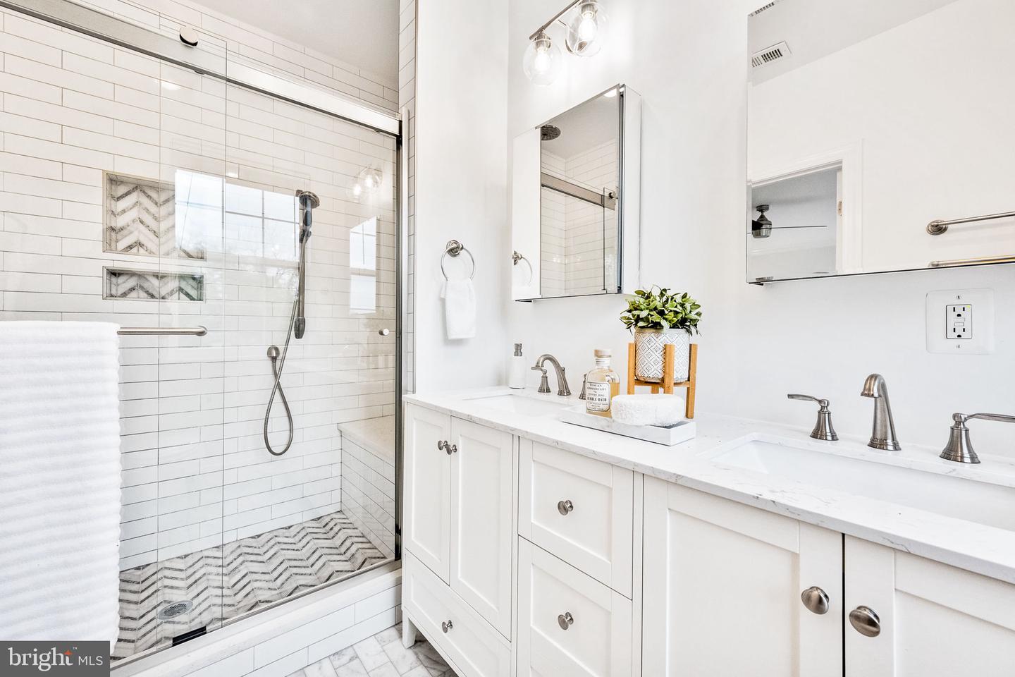 2925 SOUTH DAKOTA AVE NE, WASHINGTON, District Of Columbia 20018, 5 Bedrooms Bedrooms, ,4 BathroomsBathrooms,Residential,For sale,2925 SOUTH DAKOTA AVE NE,DCDC2196912 MLS # DCDC2196912