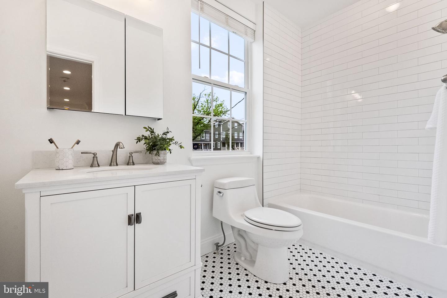 2925 SOUTH DAKOTA AVE NE, WASHINGTON, District Of Columbia 20018, 5 Bedrooms Bedrooms, ,4 BathroomsBathrooms,Residential,For sale,2925 SOUTH DAKOTA AVE NE,DCDC2196912 MLS # DCDC2196912
