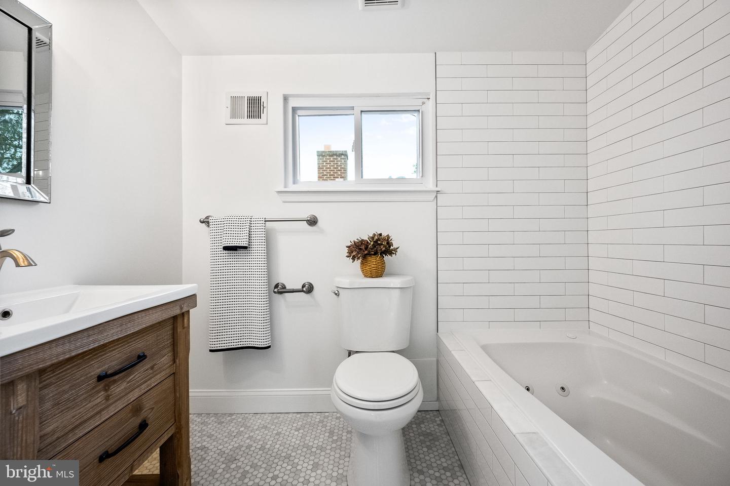 2925 SOUTH DAKOTA AVE NE, WASHINGTON, District Of Columbia 20018, 5 Bedrooms Bedrooms, ,4 BathroomsBathrooms,Residential,For sale,2925 SOUTH DAKOTA AVE NE,DCDC2196912 MLS # DCDC2196912