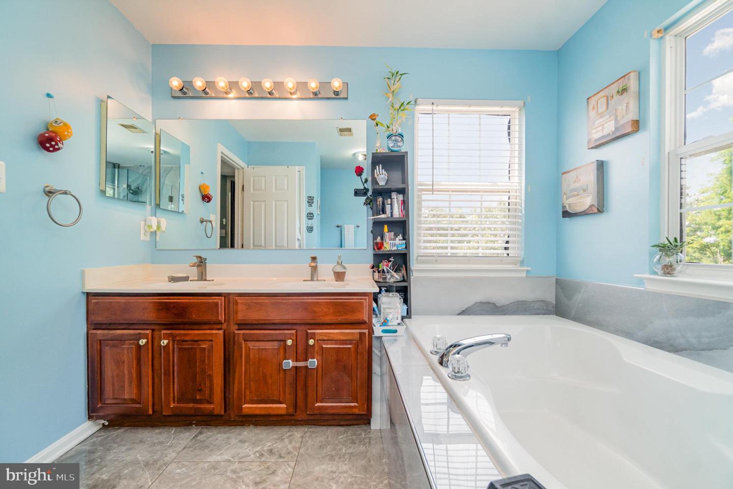 17616 CHISHOLM LN, DUMFRIES, Virginia 22026, 5 Bedrooms Bedrooms, ,3 BathroomsBathrooms,Residential,For sale,17616 CHISHOLM LN,VAPW2092842 MLS # VAPW2092842