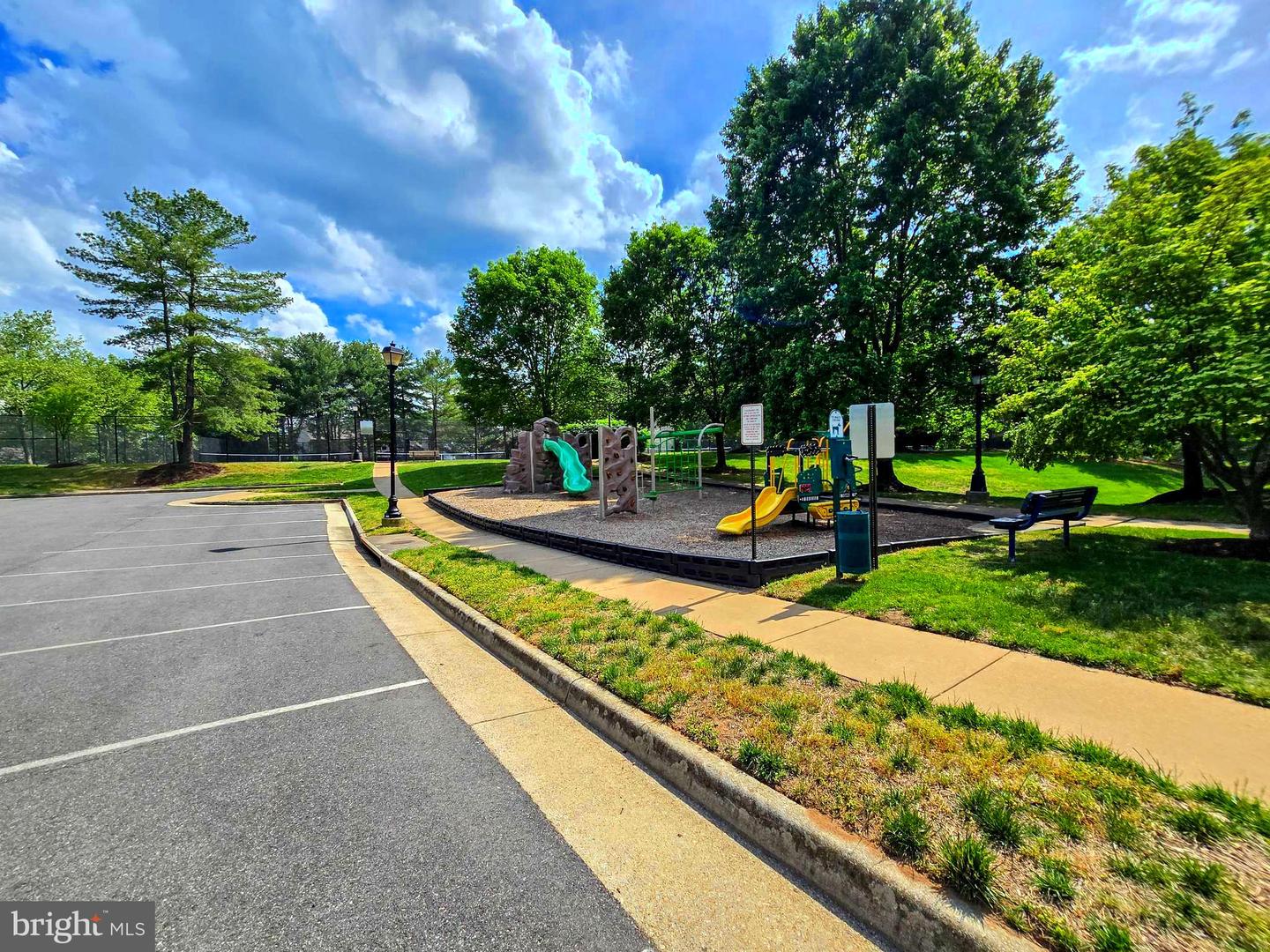 17616 CHISHOLM LN, DUMFRIES, Virginia 22026, 5 Bedrooms Bedrooms, ,3 BathroomsBathrooms,Residential,For sale,17616 CHISHOLM LN,VAPW2092842 MLS # VAPW2092842