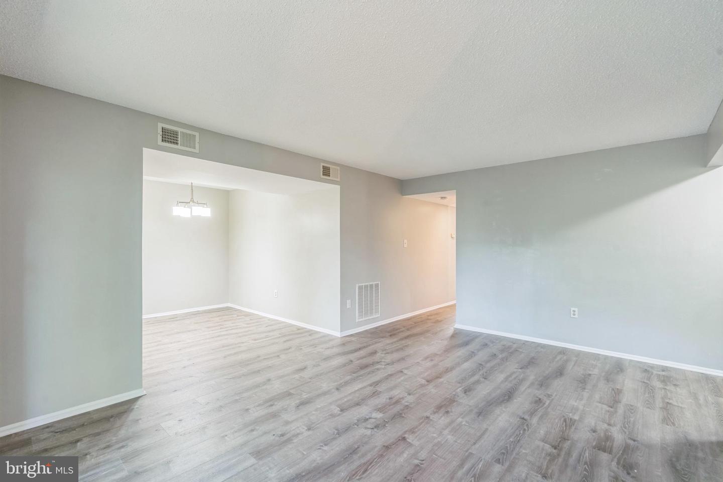7743 INVERSHAM DR #197, FALLS CHURCH, Virginia 22042, 3 Bedrooms Bedrooms, ,2 BathroomsBathrooms,Residential,For sale,7743 INVERSHAM DR #197,VAFX2236098 MLS # VAFX2236098
