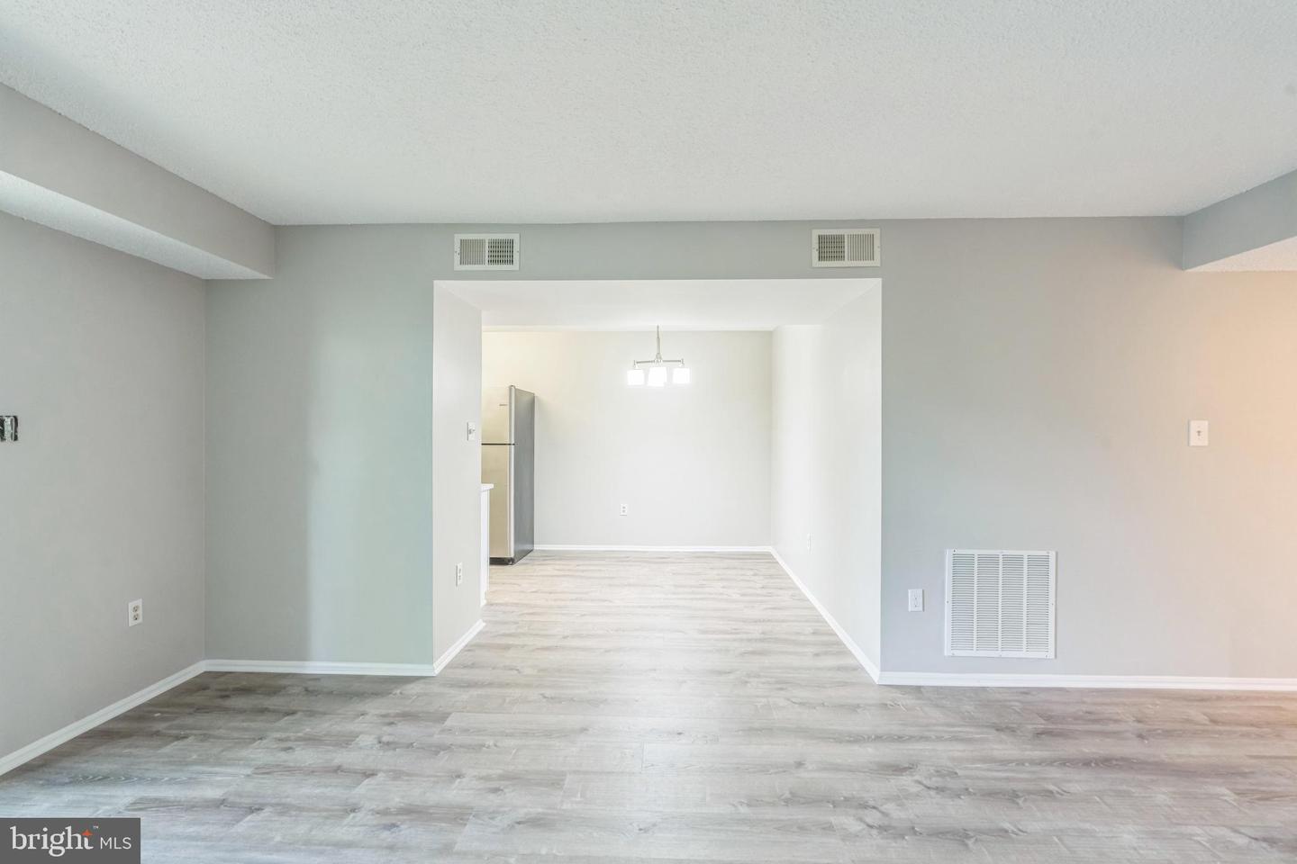7743 INVERSHAM DR #197, FALLS CHURCH, Virginia 22042, 3 Bedrooms Bedrooms, ,2 BathroomsBathrooms,Residential,For sale,7743 INVERSHAM DR #197,VAFX2236098 MLS # VAFX2236098
