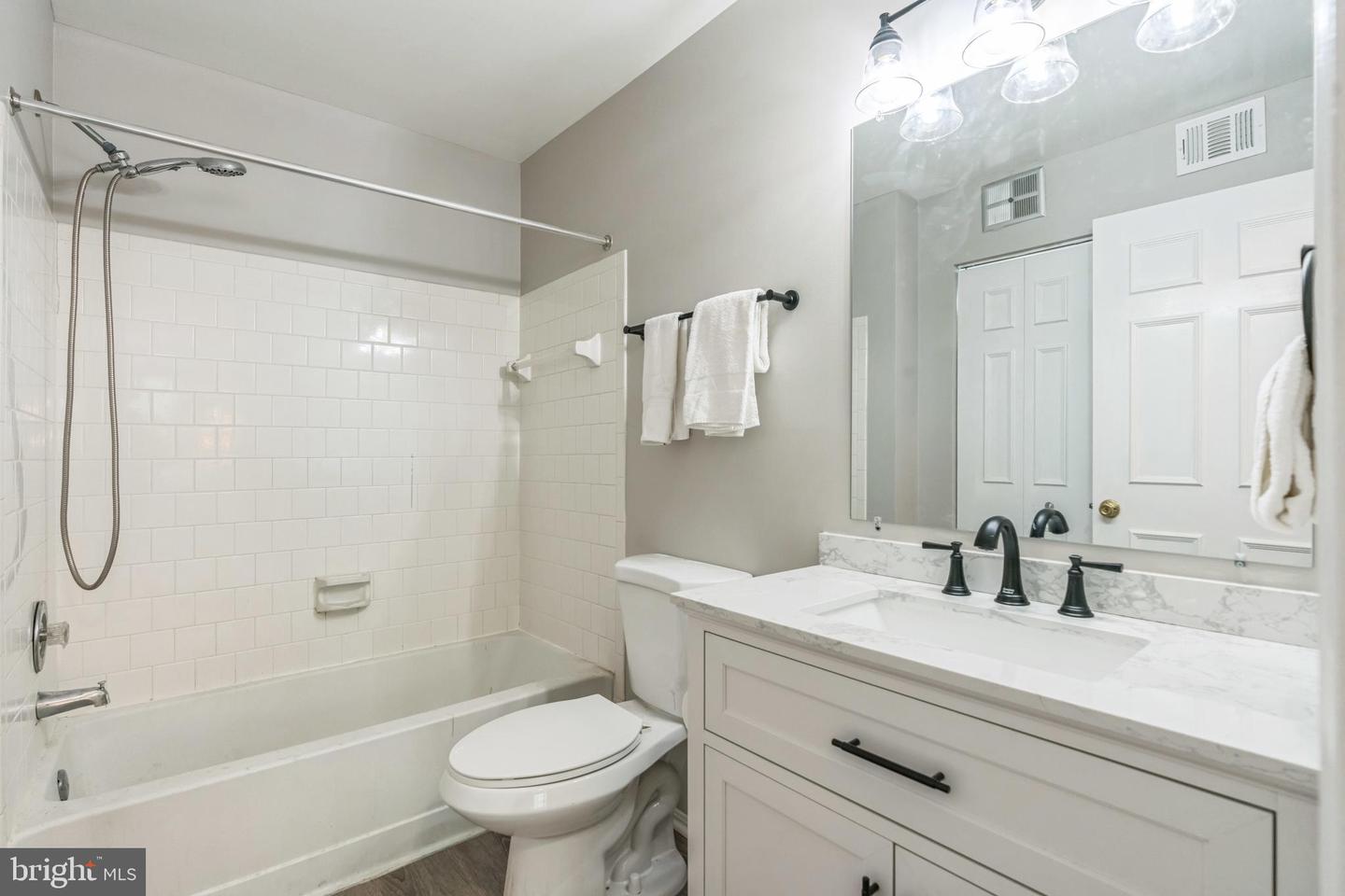 7743 INVERSHAM DR #197, FALLS CHURCH, Virginia 22042, 3 Bedrooms Bedrooms, ,2 BathroomsBathrooms,Residential,For sale,7743 INVERSHAM DR #197,VAFX2236098 MLS # VAFX2236098